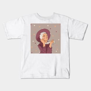 Calm girl with lovely hat Kids T-Shirt